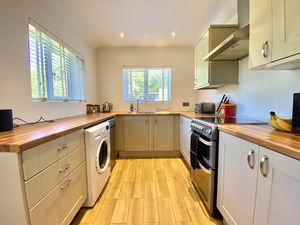 Kitchen- click for photo gallery